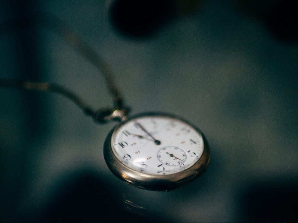 Por qué es importante dar cuerda a un reloj