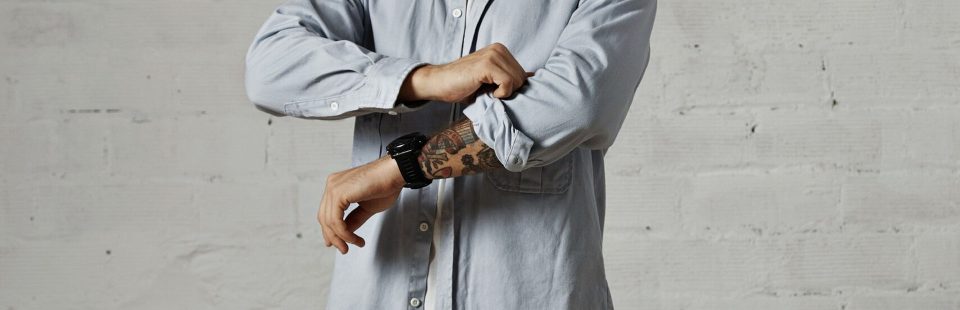 el papel de los relojes en el estilo streetwear