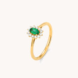 JAEL SOLITAIRE YELLOW GOLD RING, CENTRAL EMERALD AND DIAMONDS